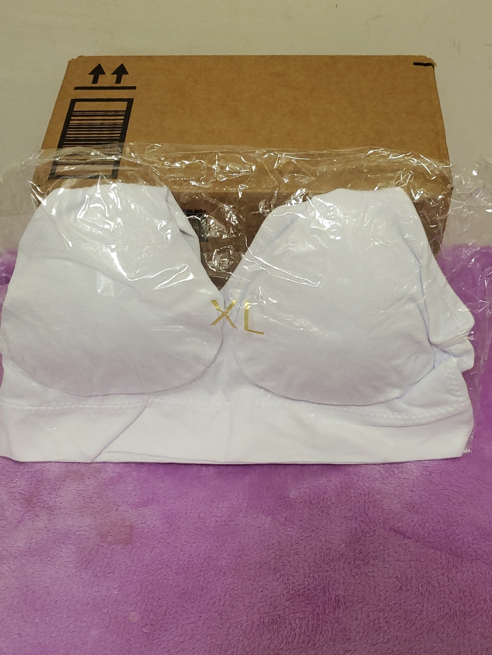 PrettyLittleThing White Seamless Wireless Sports Bra - XL